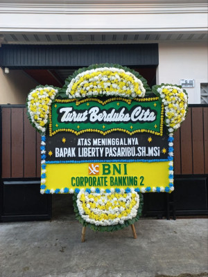 Papan Bunga Duka di Wenang Selatan