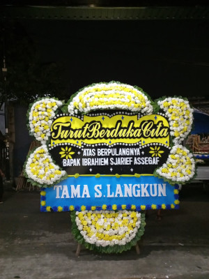 Papan Bunga Duka di Wenang Selatan