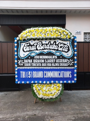 Papan Bunga Duka di Wenang Selatan